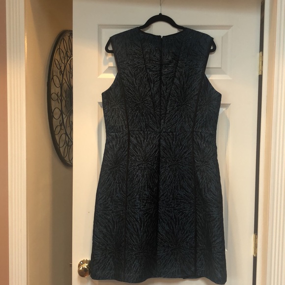 Designer Elie Tahari dress. Brand, NWT never worn. Color Blue/ Black. - Picture 2 of 4
